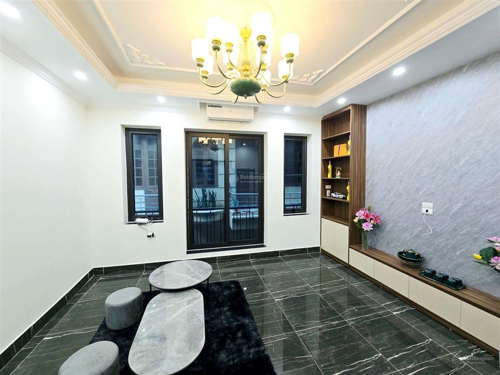 Bán nhà dương quảng hàm2 mặt ngõ oto tránh 5m ra mặt phố 50m x 5t thang máy. giá 22.x tỷ