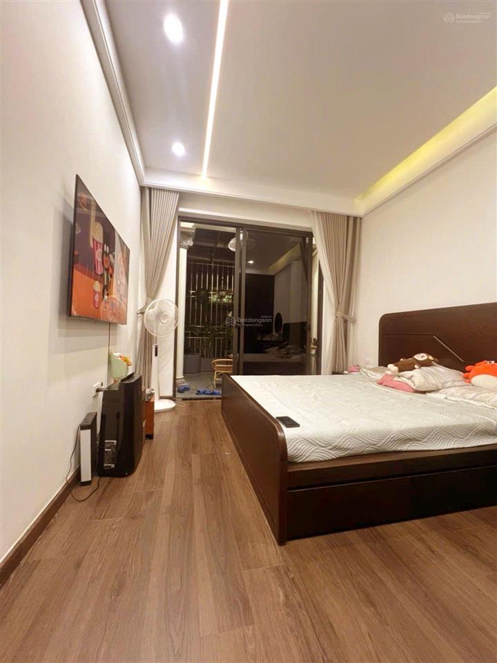 2 thoáng  50m ra mặt phố xuân thủy  tt cầu giấy  nhà dân xây  nội thất xịn  54m x 4t.