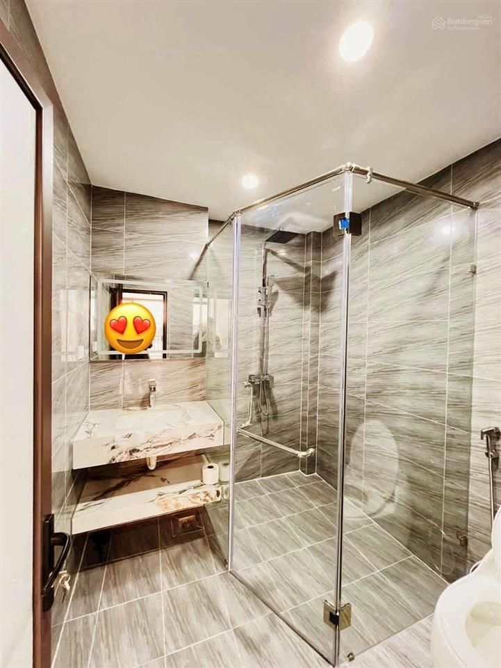 Hiếm  5m ra mặt phố nguyễn lân  lê trọng tấn  ngõ thông  ô tô đỗ cửa nhà  dt 35m.