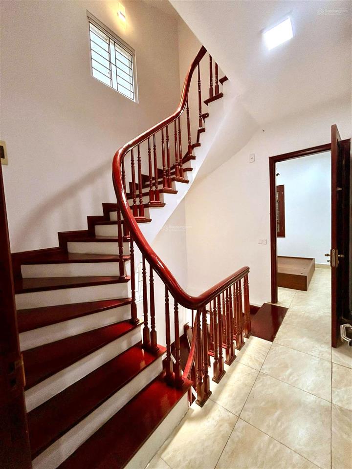 Giá hời kv 15m ra mặt phố chùa bộc lô góc ngõ rộng thoáng dt40mx5t.