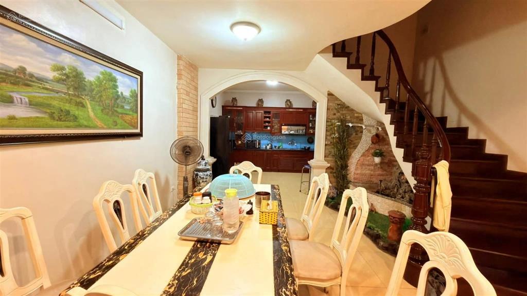 Hiếm  mặt ngõ 102 ngụy như kon tum  thông vũ trọng phụng  vỉa hè  2 ô tô tránh  dt 61m x 6t.