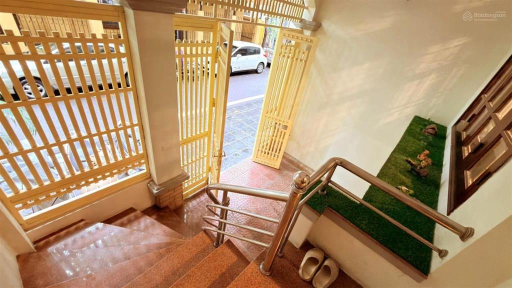 Hiếm  mặt ngõ 102 ngụy như kon tum  thông vũ trọng phụng  vỉa hè  2 ô tô tránh  dt 61m x 6t.