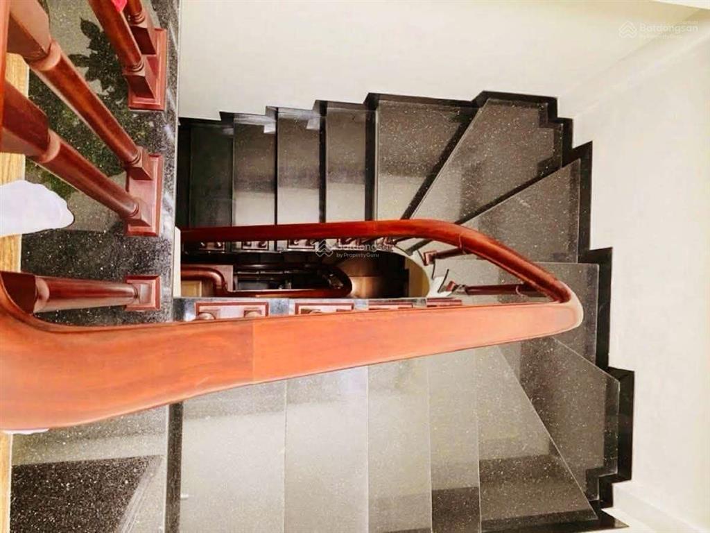 Lô góc  ô tô vào nhà  bán nhà phan đình giót  ngõ rộng  thoáng đẹp  dt 44/55m.