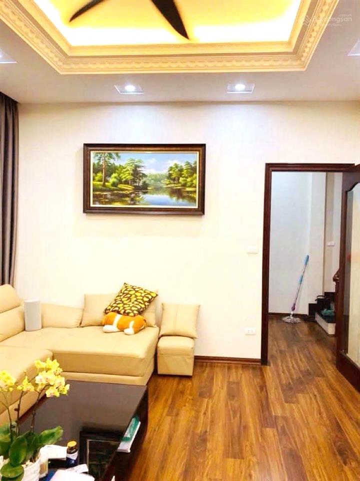 Lô góc  ô tô vào nhà  bán nhà phan đình giót  ngõ rộng  thoáng đẹp  dt 44/55m.