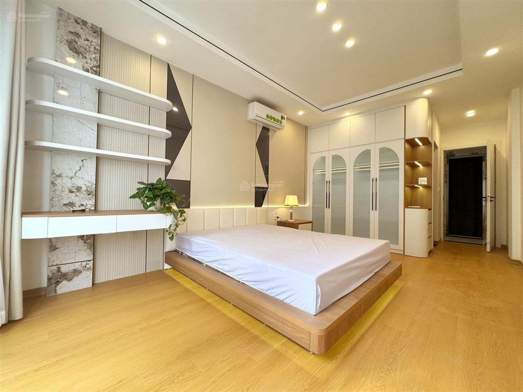 Bán gấp nhà khương trung  ngõ 3m  thoáng sáng  full nội thất  dt 33/36m.