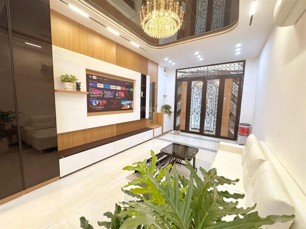 Bán gấp nhà khương trung  ngõ 3m  thoáng sáng  full nội thất  dt 33/36m.