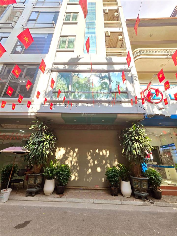 500tr/m bán nhà thái hà  oto tránh  vỉa hè  ngõ thông  kd đa dạng  dt 72m².