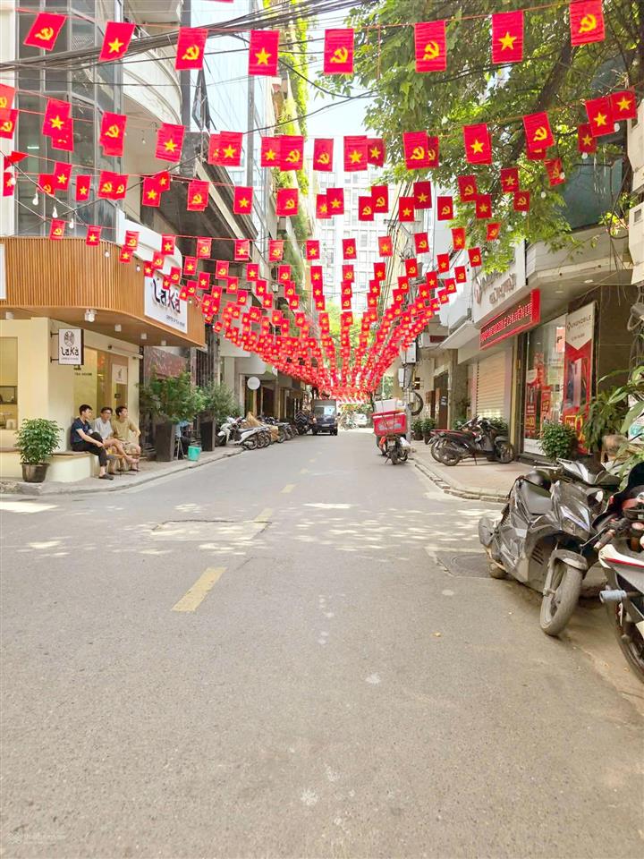 500tr/m bán nhà thái hà  oto tránh  vỉa hè  ngõ thông  kd đa dạng  dt 72m².
