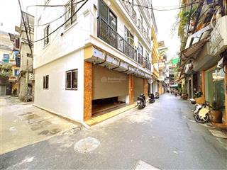 Lô góc, view hồ, bán nhà hoàng quốc việt, ô tô vào nhà, vị trí đẹp, dt 51m², xây 6 tầng.
