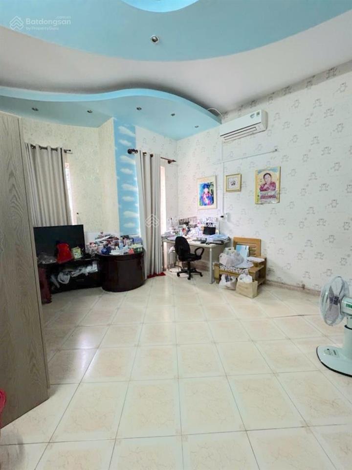 Giảm mạnh 500tr nhà hoàng hoa thám giáp phú nhuận  3 tầng có sân 4.1x16m  có sân