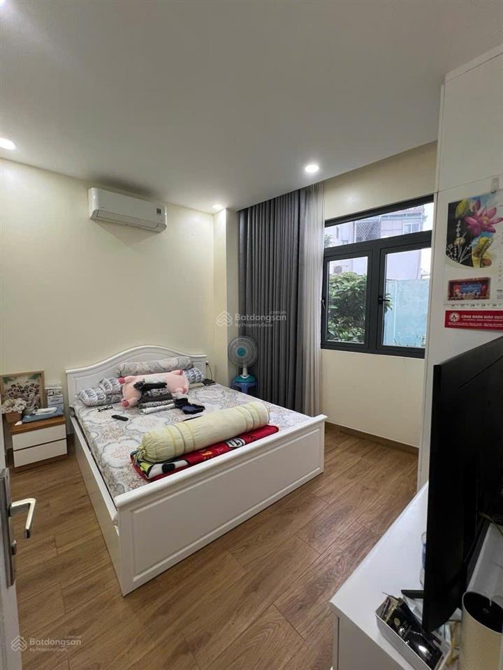 Giảm sâu 7.5 còn 6.9 tỷ nhà đẹp kề phan xích long mới xây tặng nội thất xịn 4tầng btct sát mặt tiền