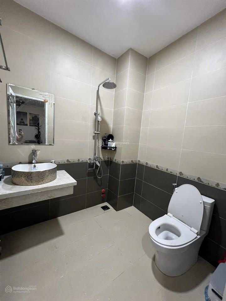 Giảm sâu 7.5 còn 6.9 tỷ nhà đẹp kề phan xích long mới xây tặng nội thất xịn 4tầng btct sát mặt tiền