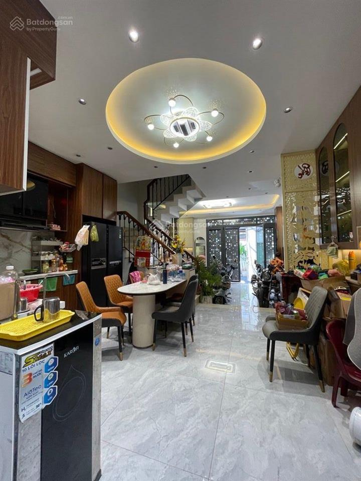Nhà ngộp! 13 tỷ về 11,5 tỷ  bán nhà đắc địa d2  nguyễn gia trí