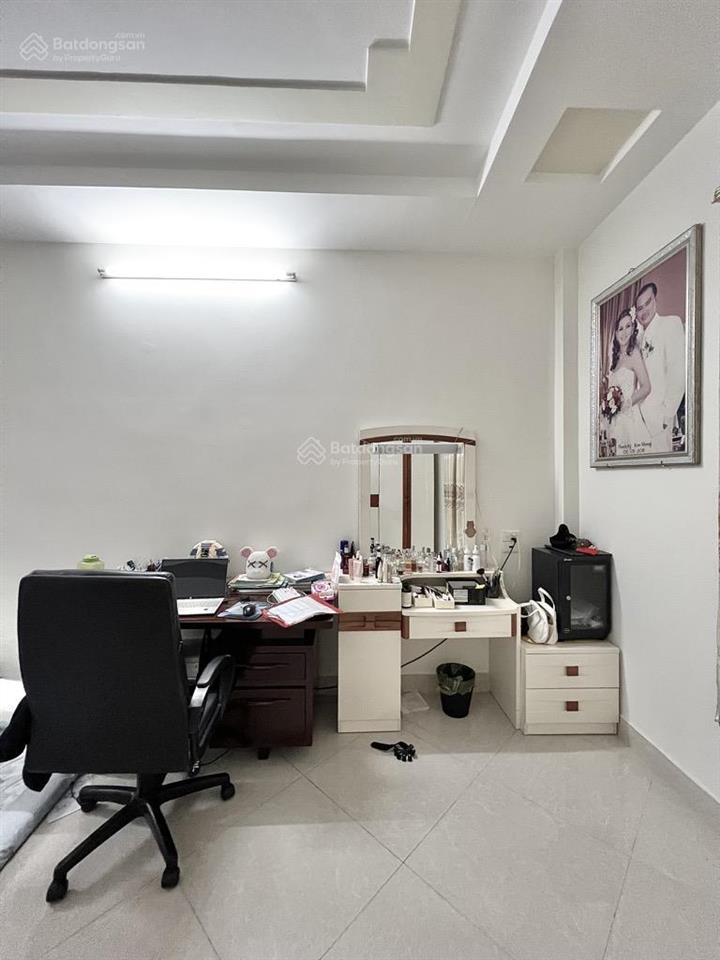 8.2 tỷ về 7.45 tỷ bán gấp nhà phan đăng lưu3 tầng