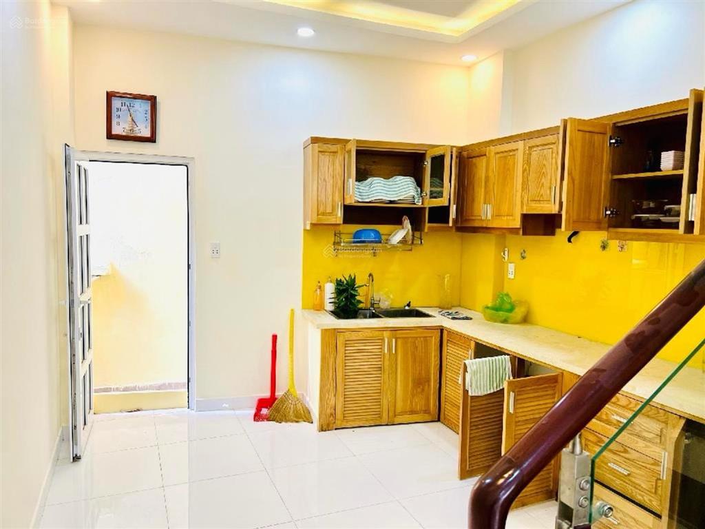 Gần 40m2 nhỉnh 5 tỷ khu ẩm thực phan xích long hẻm vf3 thông
