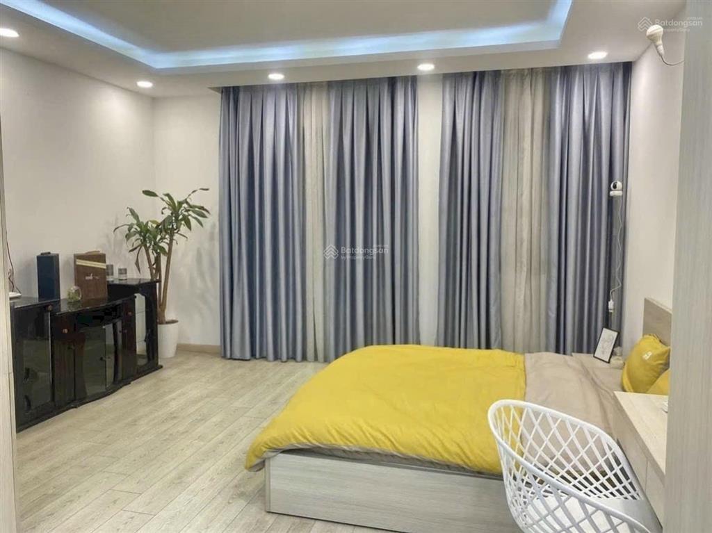 Giảm sốc 3 tỷ  nhà đẹp ngang hiếm 4,8x17m 4 tầng ngay chợ bà chiểu  hàng xanh