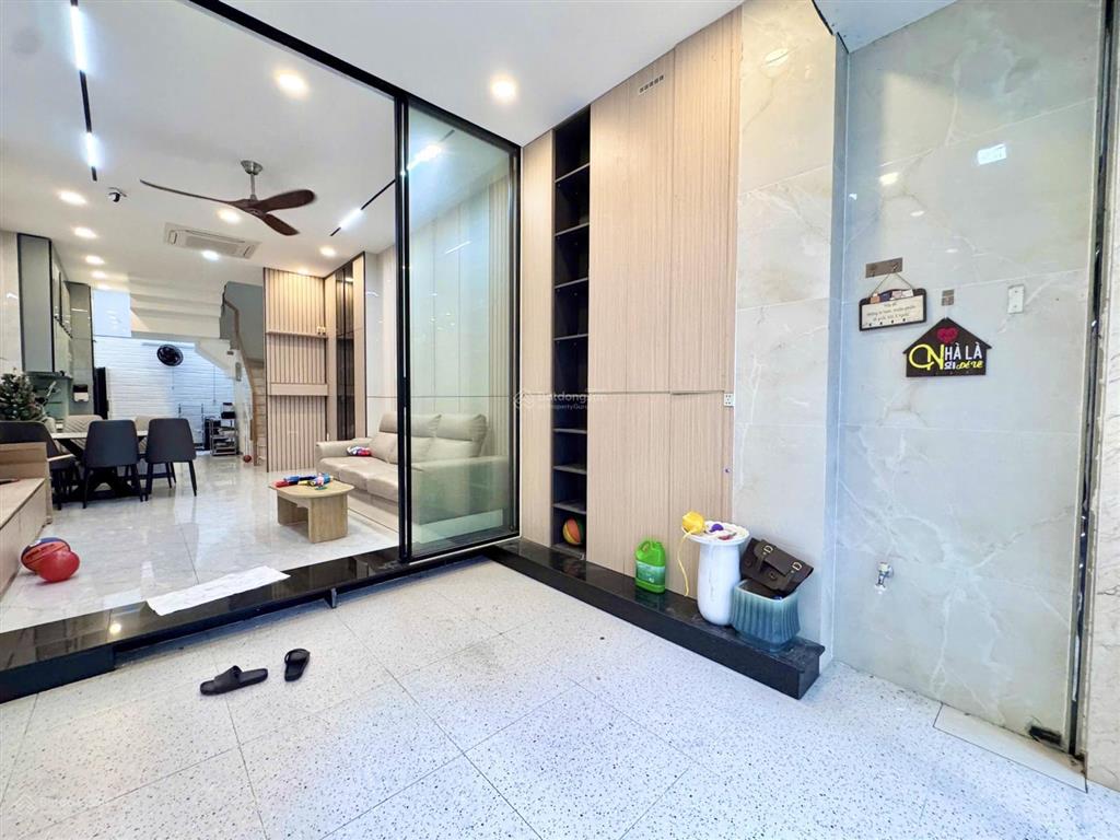 Hiếm nhỉnh 8 tỷ nhà lê quang định  60m2  4 tầng hoàn công đủ