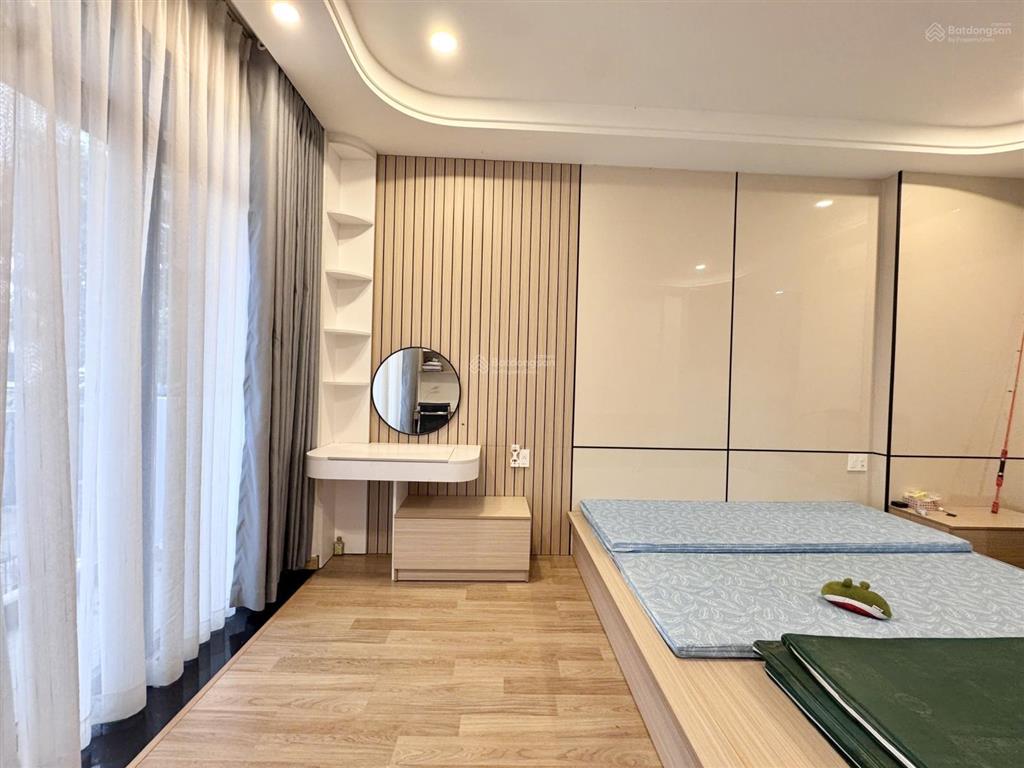 Hiếm nhỉnh 8 tỷ nhà lê quang định  60m2  4 tầng hoàn công đủ
