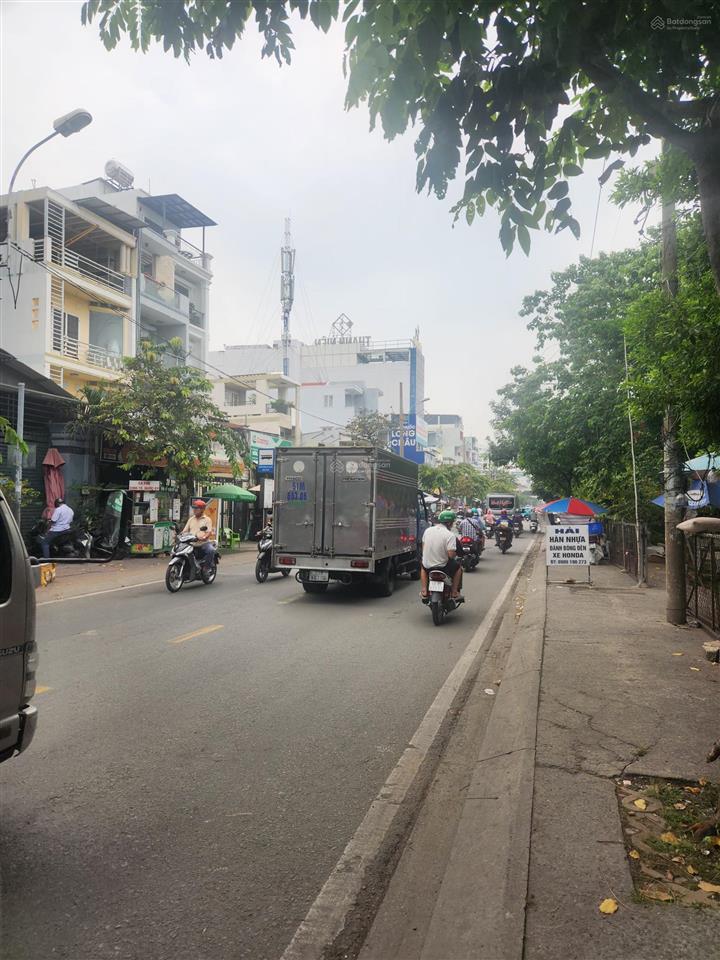 Hiếm nhà mặt tiền kinh doanh trần xuân soạn quận 7 rộng 30m view sông  tk 2 tầng  2pn  giá 11 tỷ