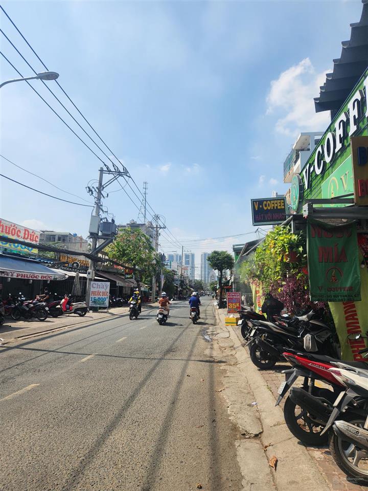 Hiếm nhà mặt tiền kinh doanh trần xuân soạn quận 7 rộng 30m view sông  tk 2 tầng  2pn  giá 11 tỷ