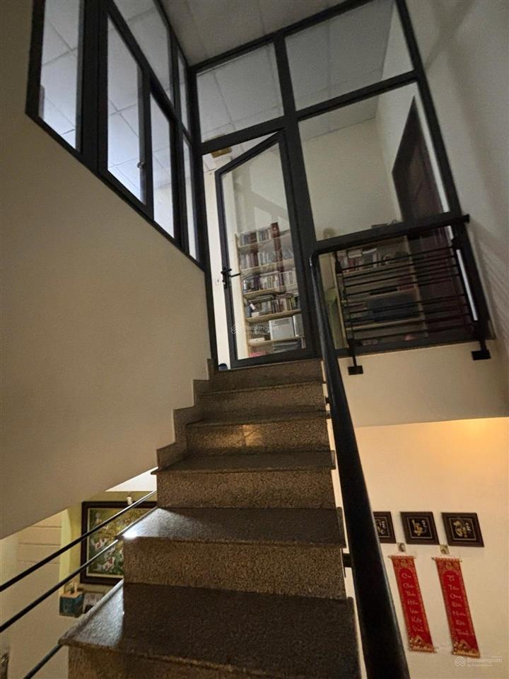 Hot nhà đường nguyễn thị thấp quận 7 gần chợ tân mỹ  ngang 5m  2 tầng  nhỉnh 10 tỷ  vị trí đẹp