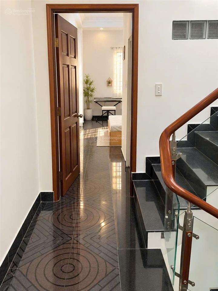Hiếm chủ kẹt ngân hàng bán gấp đường số kdc phú thuận quận 7  dt 68m  tk 3 tầng  3pn  đường 12m