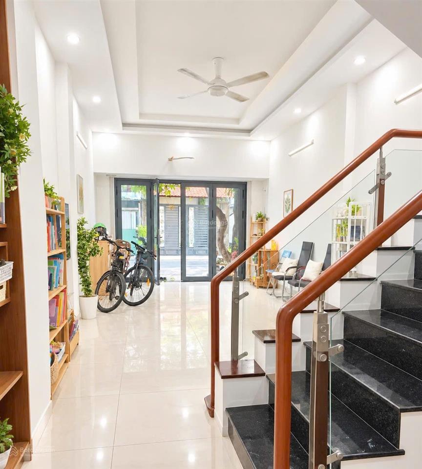 Hiếm chủ kẹt ngân hàng bán gấp đường số kdc phú thuận quận 7  dt 68m  tk 3 tầng  3pn  đường 12m