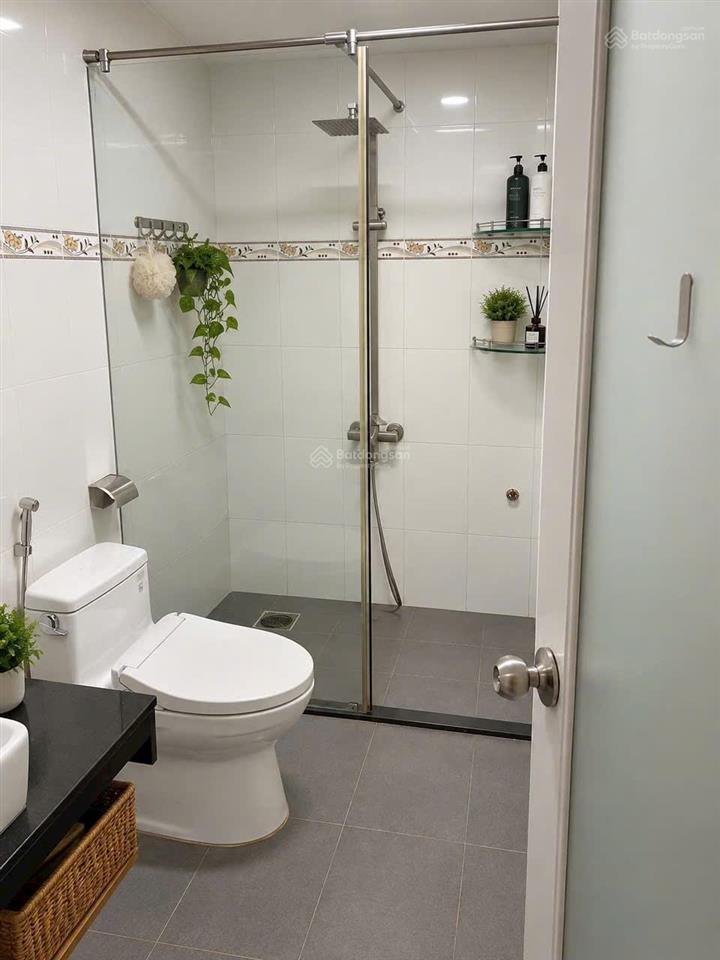 Hiếm chủ kẹt ngân hàng bán gấp đường số kdc phú thuận quận 7  dt 68m  tk 3 tầng  3pn  đường 12m