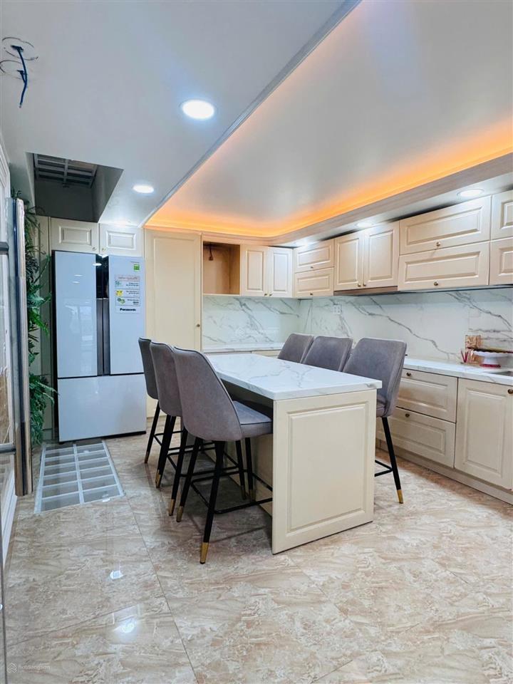 Hiếm chính chủ bán nhà đường trần tuấn khải quận 5 hầm thang máy 7tầng 15pn thu nhập 600 triệu