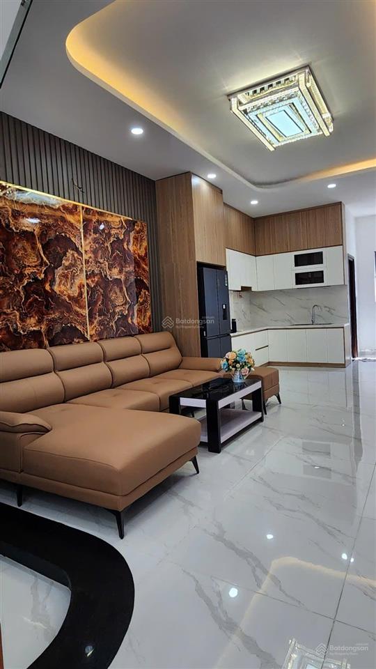Xe hơi đậu nhà giáp phú mỹ hưng quận 7  dt 4,2 x 18m  tk 4 tầng  4pn  đủ nội thất  nhỉnh 8 tỷ