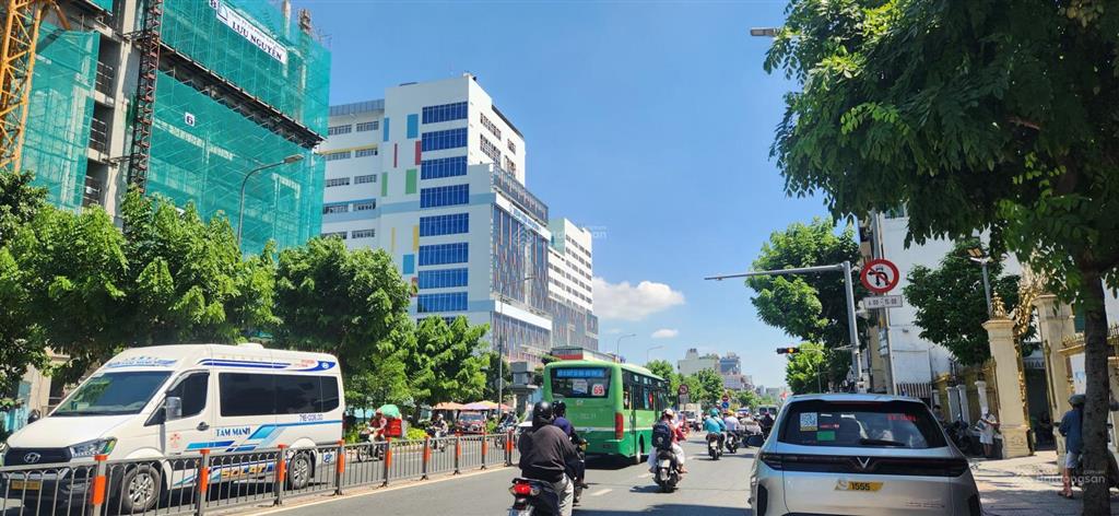 Giảm 4 tỷ bán nhà đường 6m lý thái tổ quận 10 dt 5 x 20m  vị trí đẹp xây cao tầng ở và kinh doanh