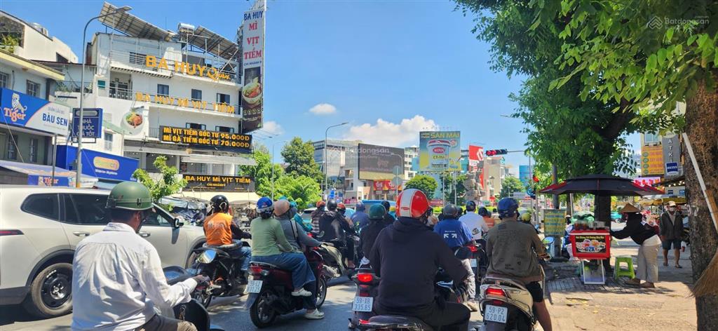 Giảm 4 tỷ bán nhà đường 6m lý thái tổ quận 10 dt 5 x 20m  vị trí đẹp xây cao tầng ở và kinh doanh