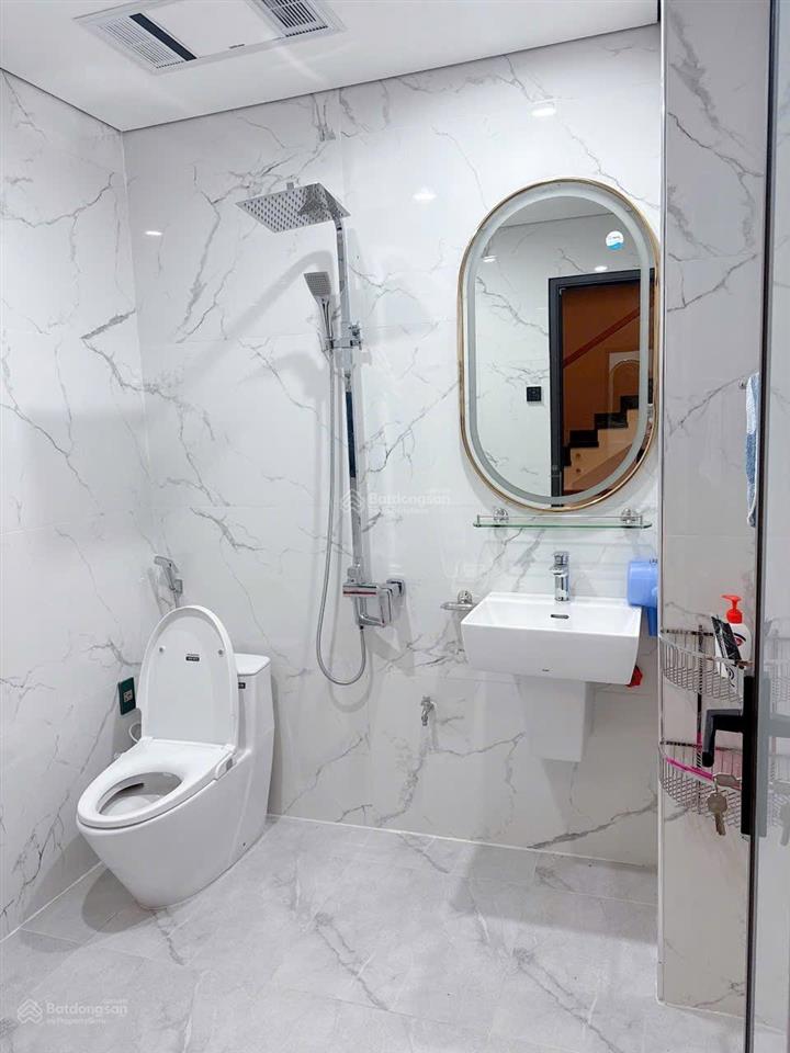 Cho thuê nhà nguyên căn cao cấp vsip từ sơnô tô đỗ cửa  nhà có thang máy  full nội thất, ở luôn