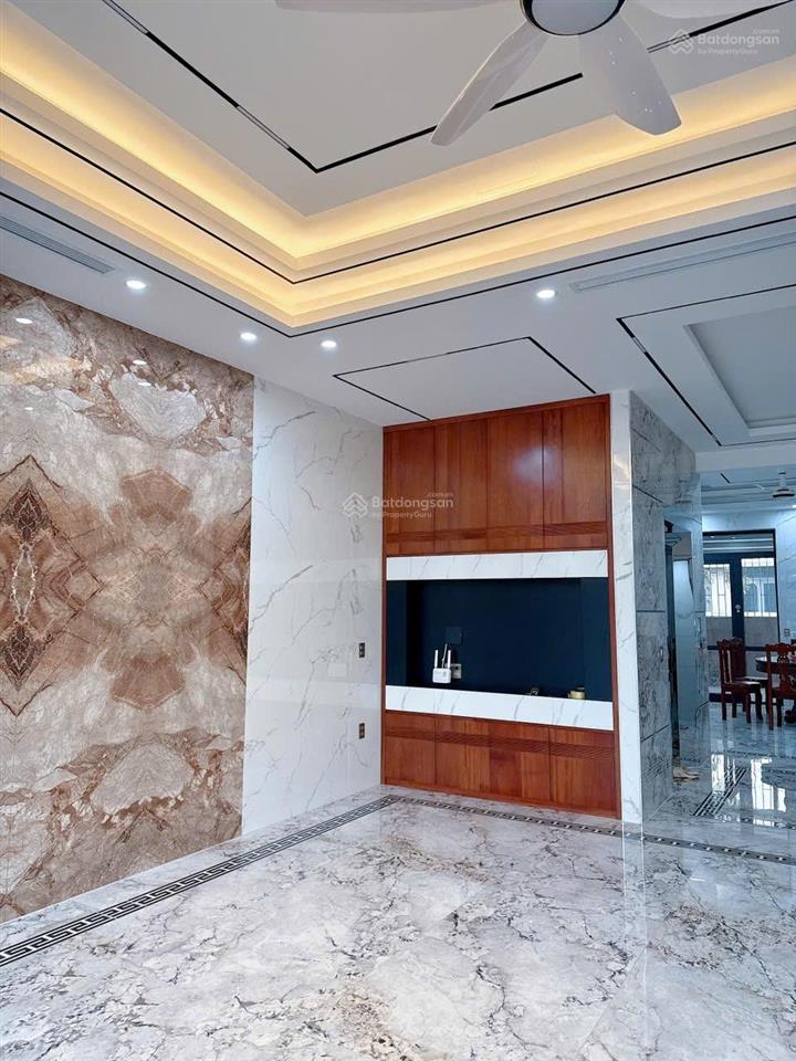 Cho thuê nhà nguyên căn cao cấp vsip từ sơnô tô đỗ cửa  nhà có thang máy  full nội thất, ở luôn