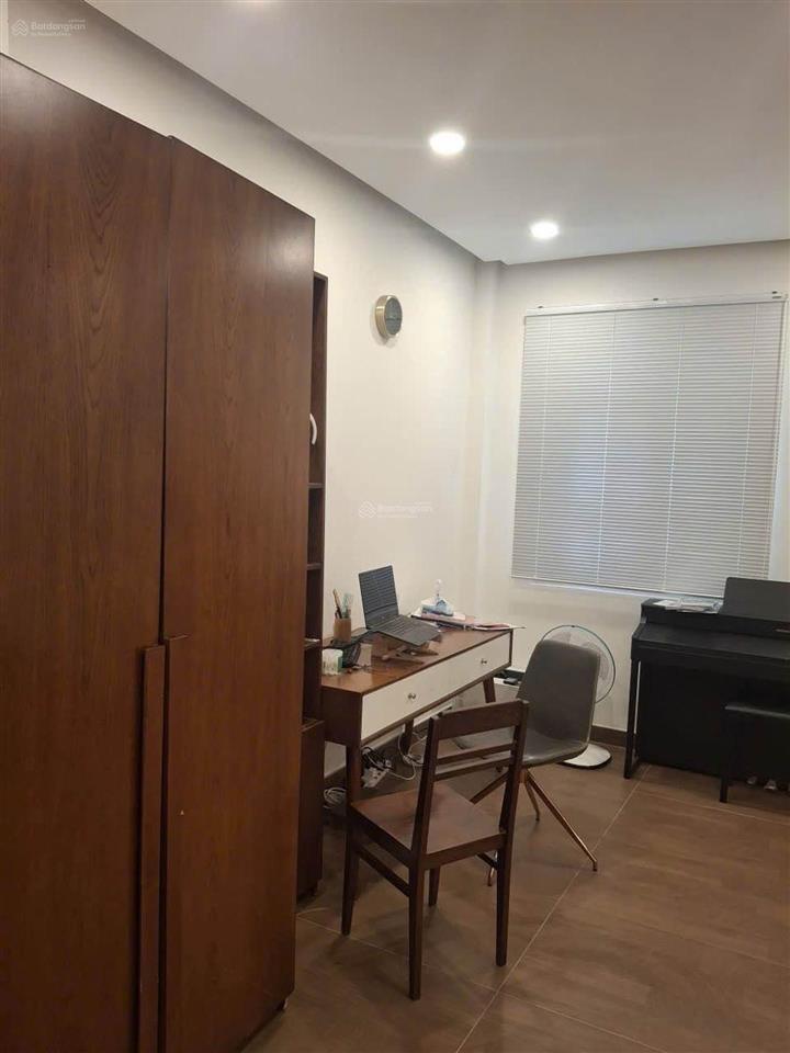 Bán nr 90m²4 tầng26 tỷ tại tân phong, q7, tp.hcm, dt 6 x 15m  bao đẹp, giá siêu hời. giảm 1 tỷ