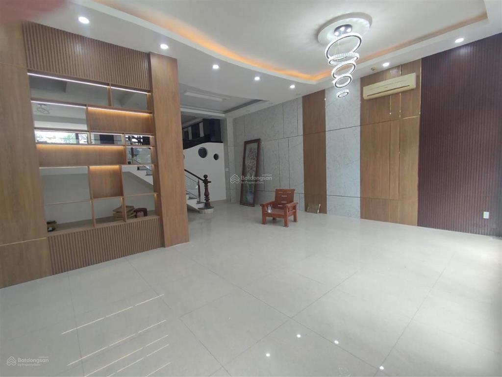 Biệt thự vip đường số  kdc nam long  192m²  ngang 8m  gara xe hơi  cách 50m ra siêu thị vin
