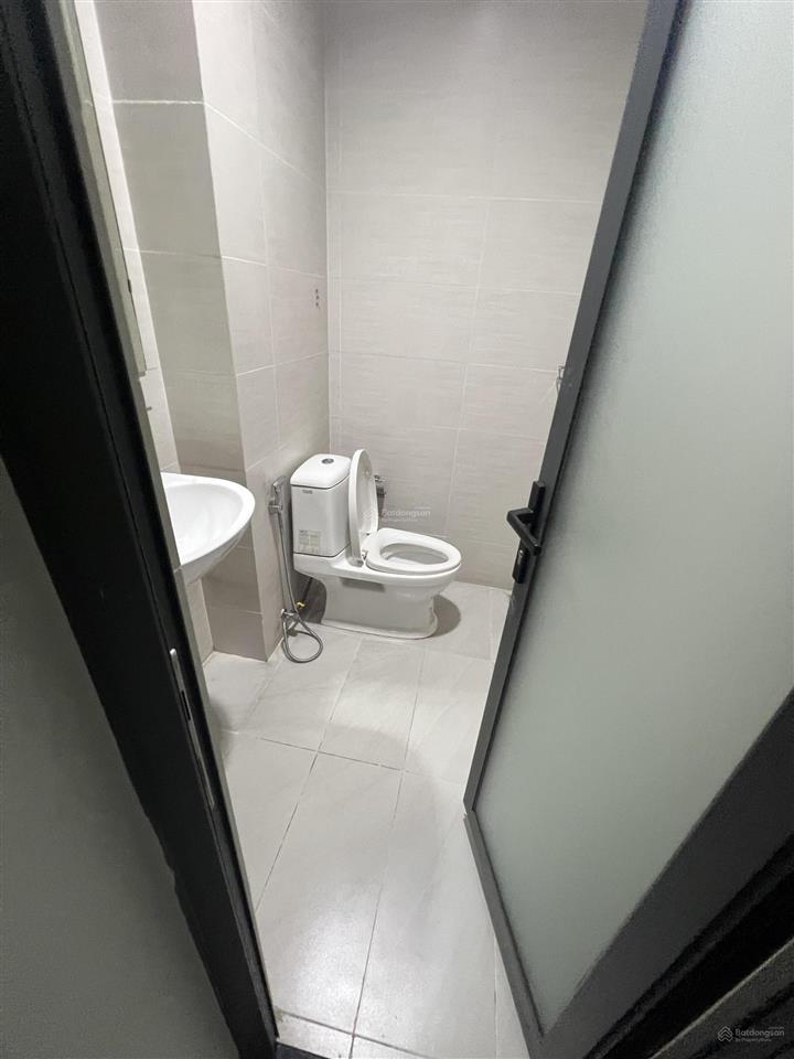 Chính chủ cho thuê nhà văn phòng đường số tân hưng quận 7dt 6x15m4 tầng suốt thang máy 51tr