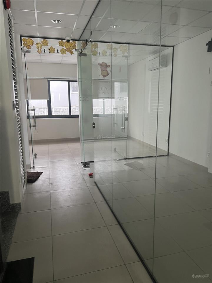 Chính chủ cho thuê nhà văn phòng đường số tân hưng quận 7dt 6x15m4 tầng suốt thang máy 51tr