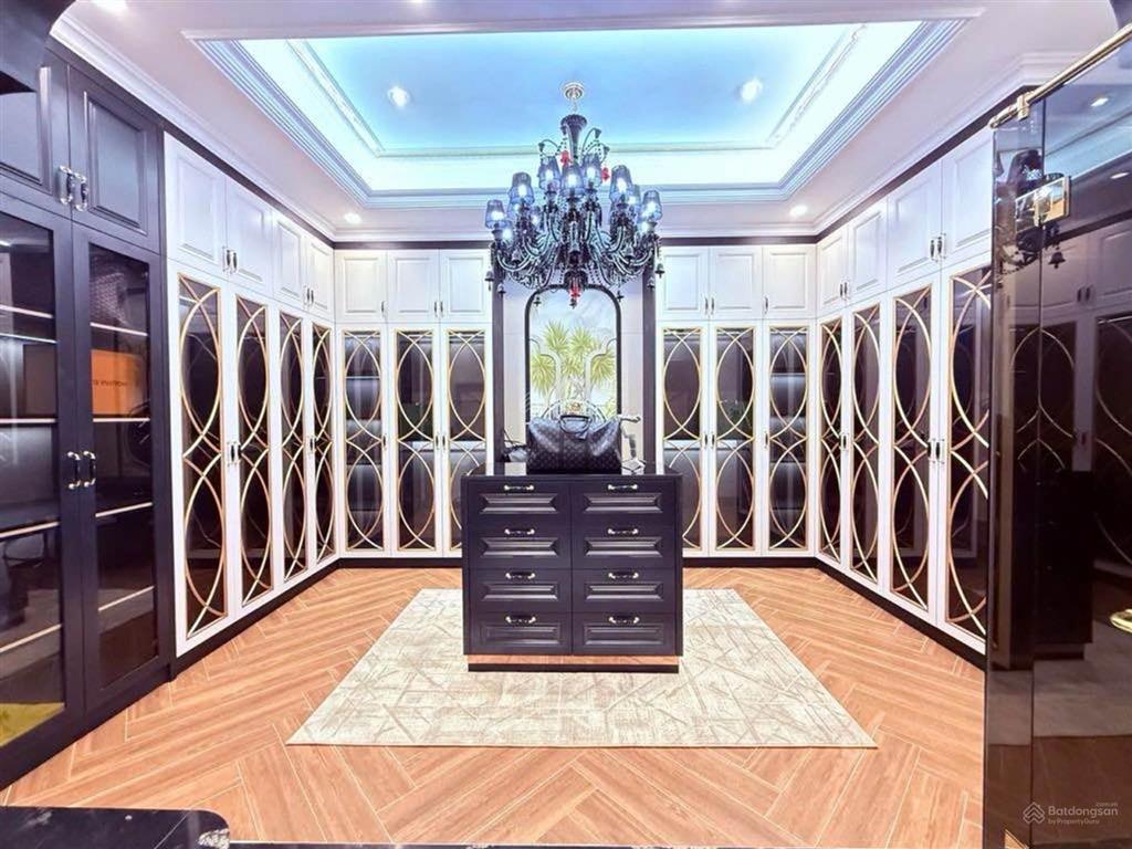 Hiếm quận 7 nhà đẹp lung linh dt 5,6x20m 5 tầng đường số p. tân mỹ thang máy full nội thất giá 30tỷ