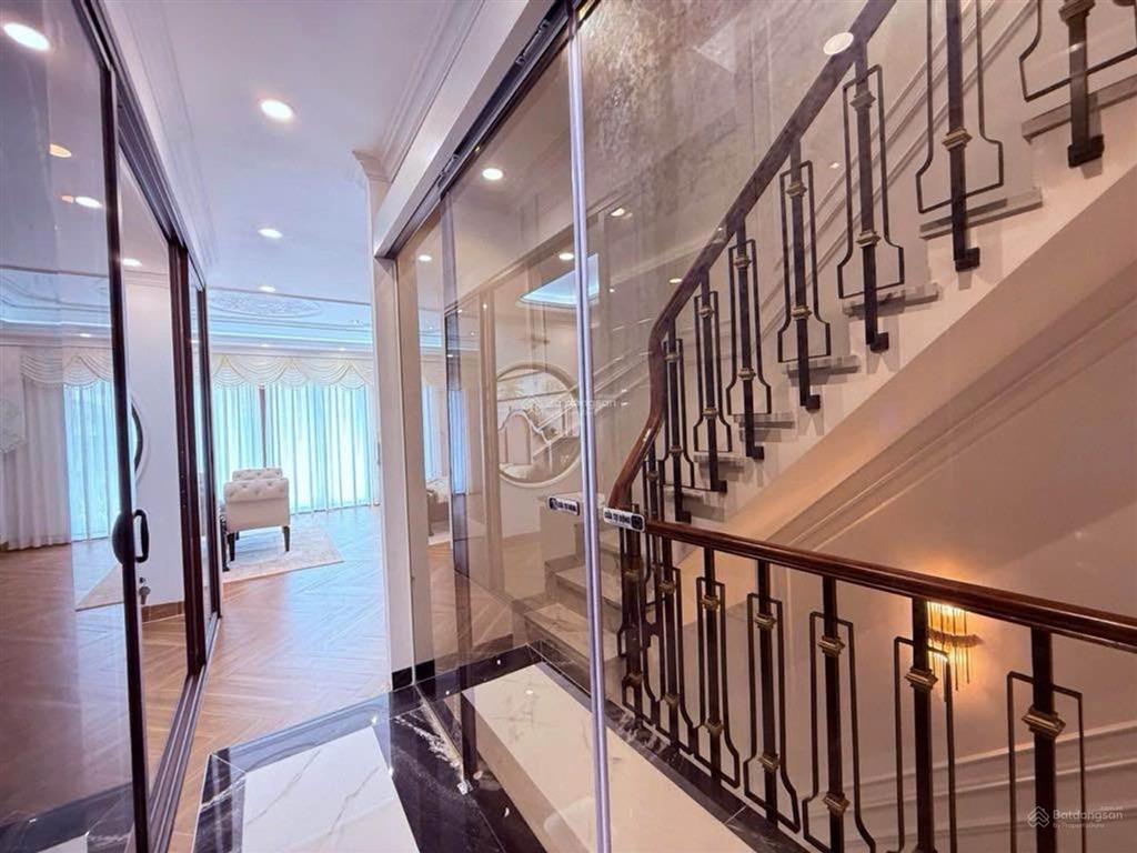 Hiếm quận 7 nhà đẹp lung linh dt 5,6x20m 5 tầng đường số p. tân mỹ thang máy full nội thất giá 30tỷ