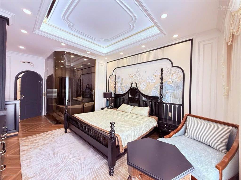 Hiếm quận 7 nhà đẹp lung linh dt 5,6x20m 5 tầng đường số p. tân mỹ thang máy full nội thất giá 30tỷ