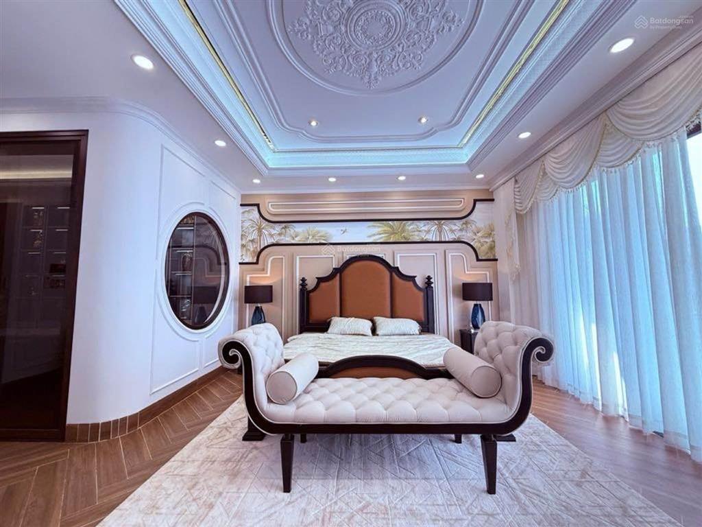 Hiếm quận 7 nhà đẹp lung linh dt 5,6x20m 5 tầng đường số p. tân mỹ thang máy full nội thất giá 30tỷ