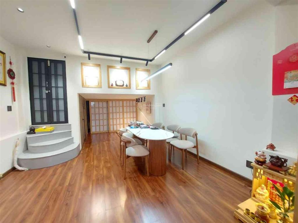 Chính chủ cần bán mặt tiền đường đinh tiên hoàng(quận 7)dt4,4x22m4 tầng thang máy giá32 tỷ