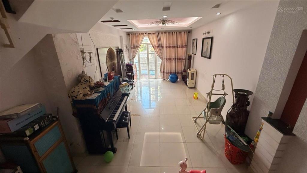 Bán nhà mặt tiền đường 12m số tân kiểng, quận 7  nhà 4 tầng 4pn  dt 70m sầm uấtgiá nhỉnh 15 tỷ