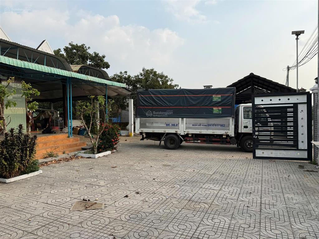 Tôi chính chủ cần sang lại nhà và đất mặt tiền