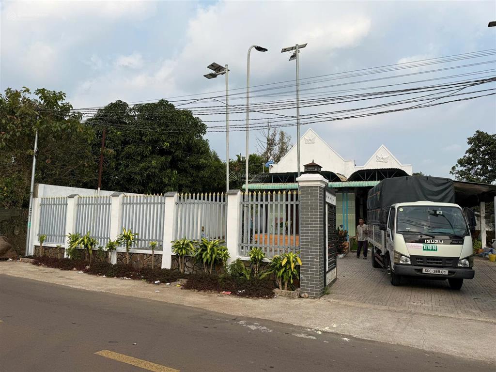 Tôi chính chủ cần sang lại nhà và đất mặt tiền