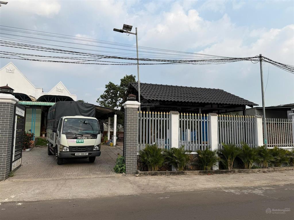 Tôi chính chủ cần sang lại nhà và đất mặt tiền