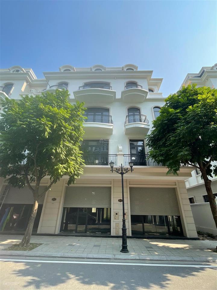 Vin 2 em bán căn shophouse sao biển giá rẻ dt 67,5m², giá bán 10 tỷ, sát cv và cc, đã có sổ đỏ.