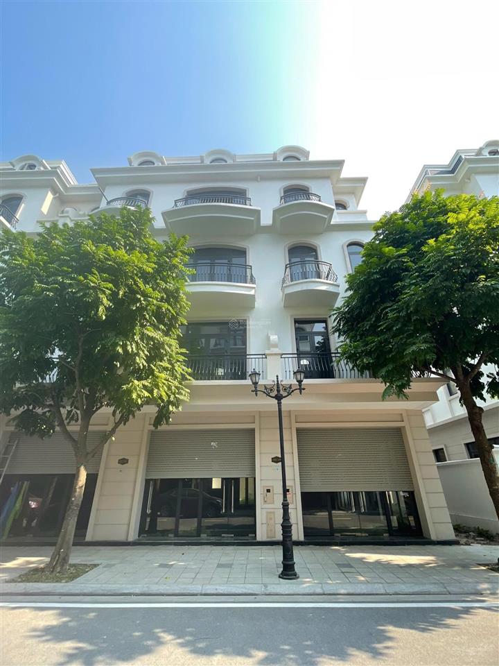 Vin 2 em bán căn shophouse sao biển giá rẻ dt 67,5m², giá bán 10 tỷ, sát cv và cc, đã có sổ đỏ.