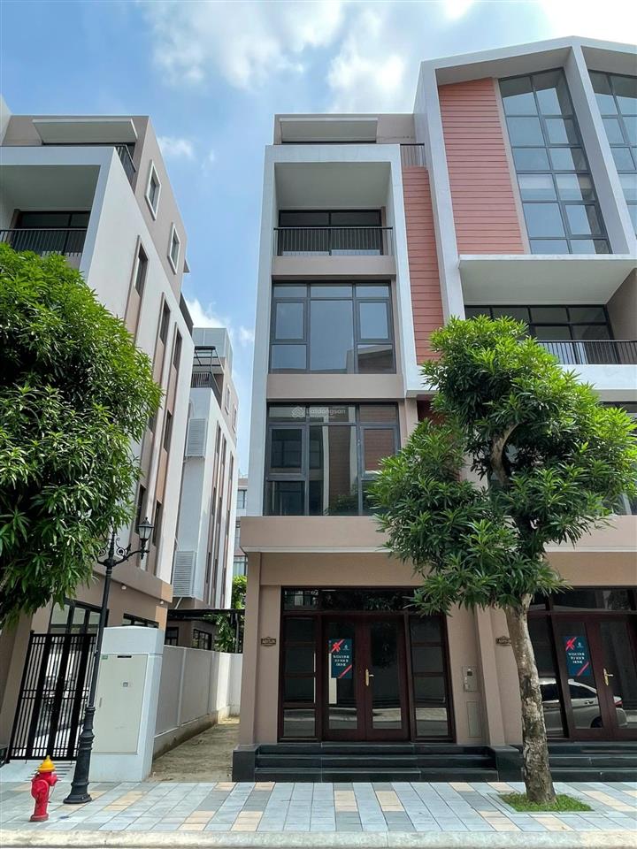 Vinhomes ocp 3 quá rẻ, liền kề dt 54m2, chỉ 8,3 tỷ, mt 4,5m, nhà 5 tầng, ngay sát cv, granword